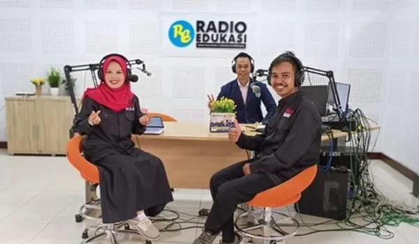 Sosialisasi Pembatik di Jendela Sekolah Radio Edukasi BBGP DIY