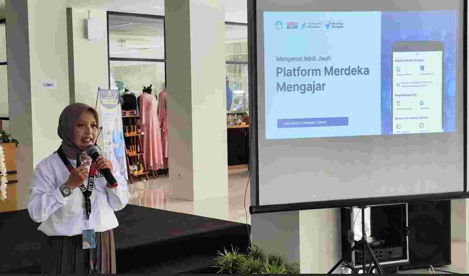 Pemanfaatan Platform Teknologi